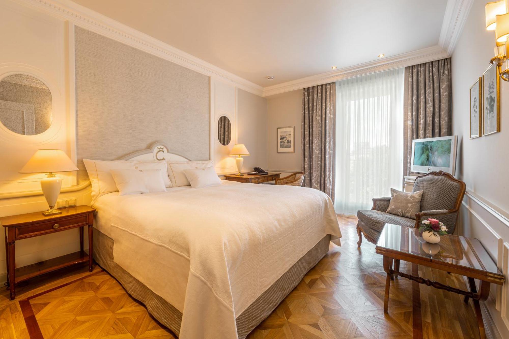 库洛姆宾酒店 弗赖堡 外观 照片 A room at the hotel