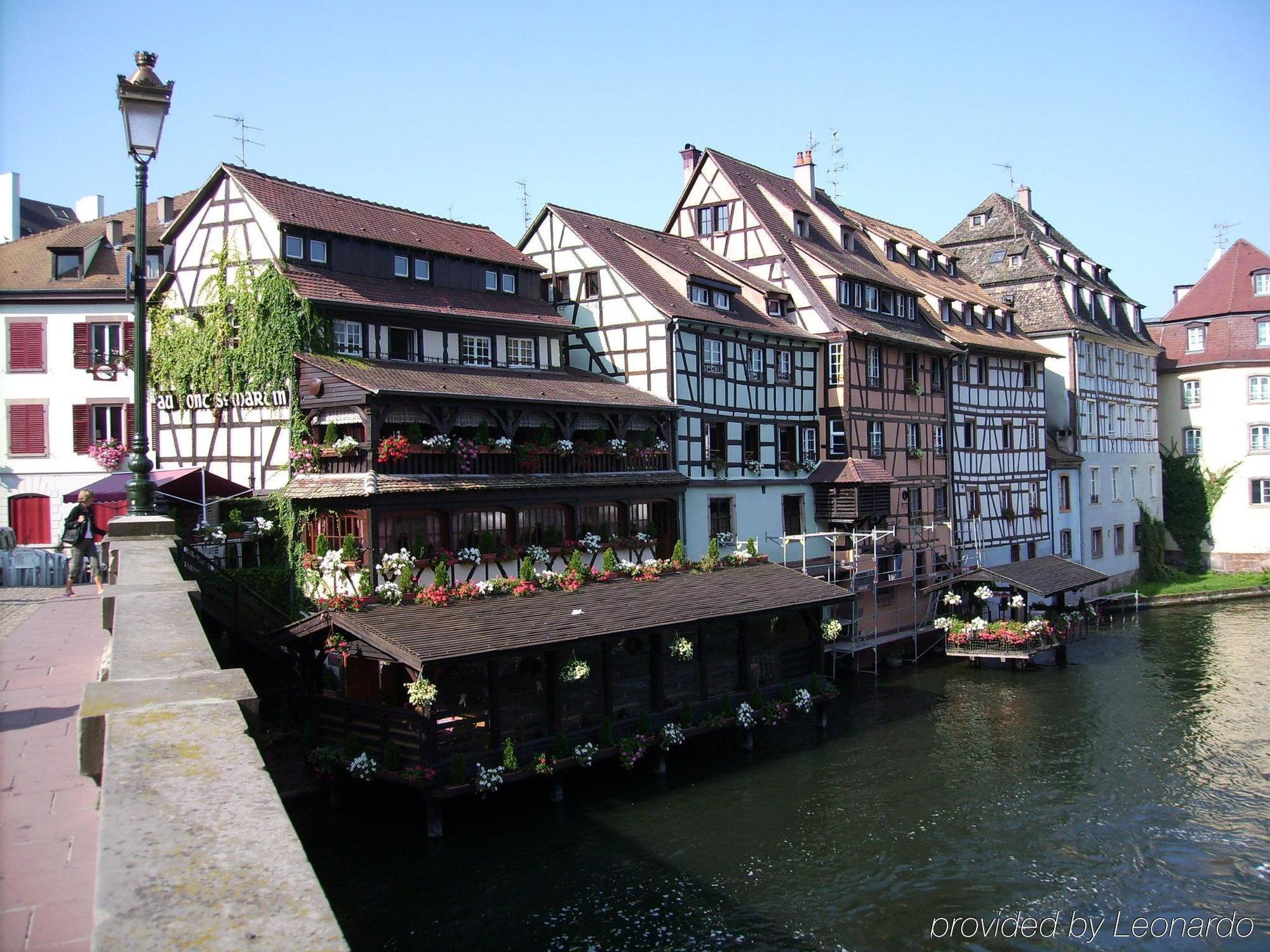 库洛姆宾酒店 弗赖堡 外观 照片 The Petite France district