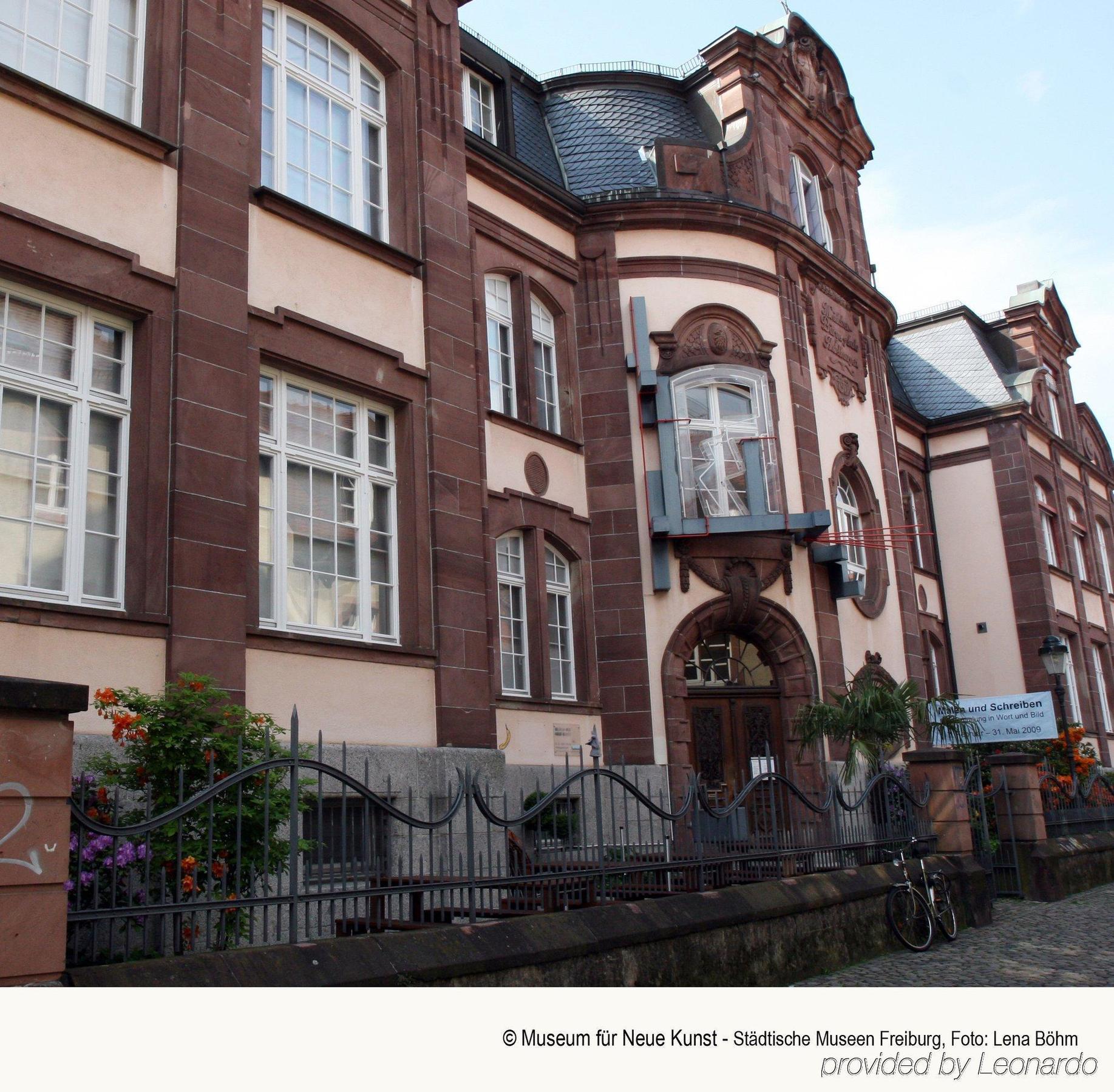 库洛姆宾酒店 弗赖堡 外观 照片 The town hall in Bergstraße