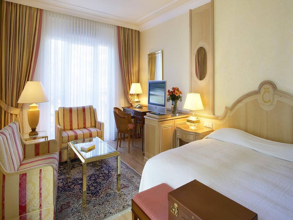 库洛姆宾酒店 弗赖堡 客房 照片 A room at the Grand Hotel
