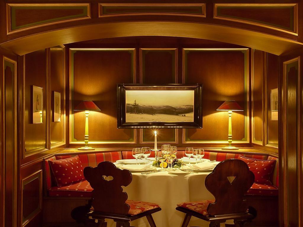 库洛姆宾酒店 弗赖堡 外观 照片 The restaurant's interior