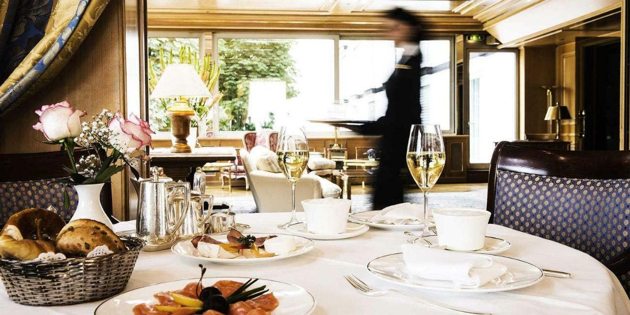 库洛姆宾酒店 弗赖堡 外观 照片 A restaurant in a hotel